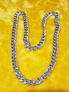Costume Silver Curb Link Chain Necklace.